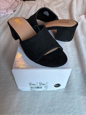 Penningtons Slide Mules in Black